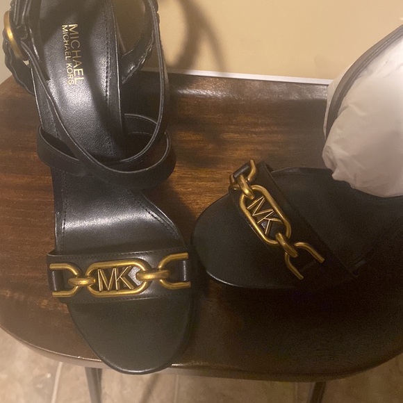 Michael KORS - Picture 7 of 8